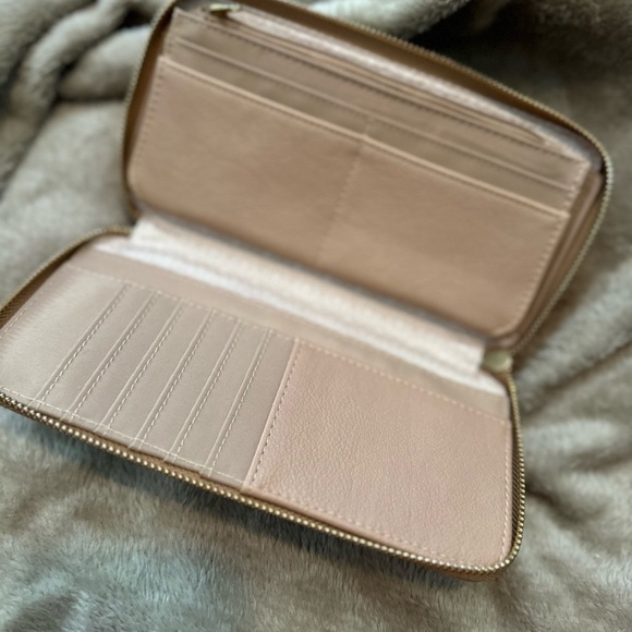 Cute, spring/summer wallet with multiple pockets - Picture 3 of 3